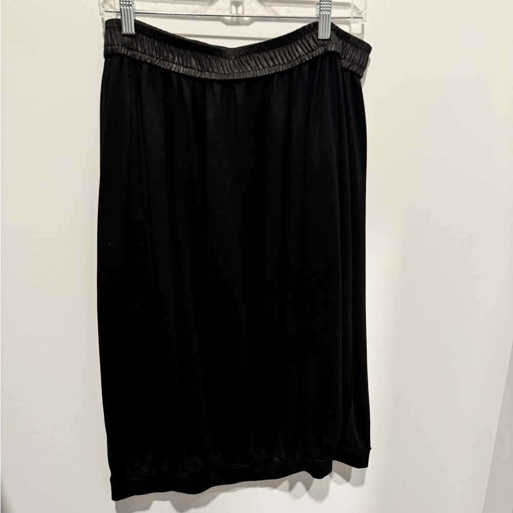 Kozan Black Knee-Length Bubble Skirt with Smocked waist